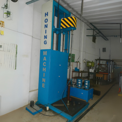 Honing machine